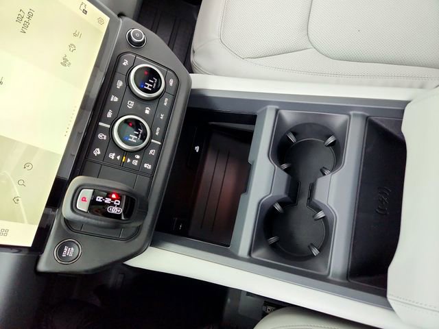 New 2026 Land Rover Defender 110 X-Dynamic SE AWD/4WD image 22