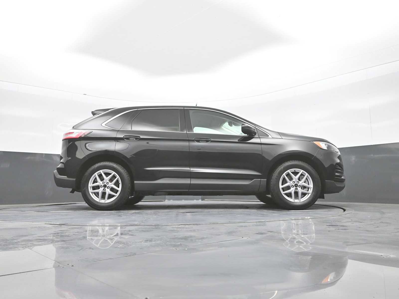 Used 2023 Ford Edge SEL AWD/4WD image 44