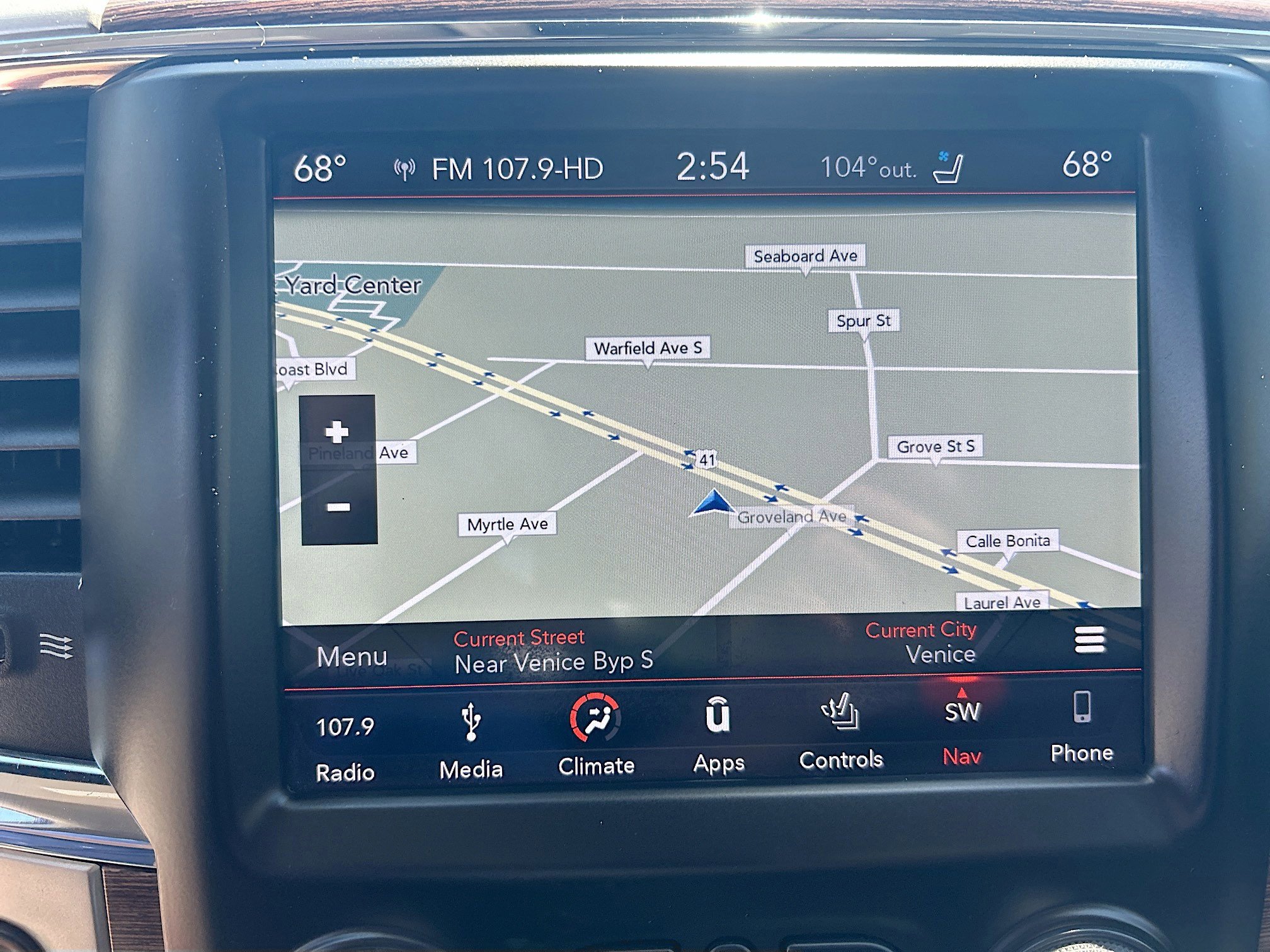 Used 2018 RAM 3500 Laramie AWD/4WD image 13