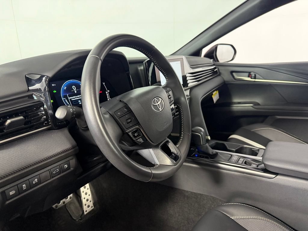 Used 2026 Toyota Camry SE FWD image 21