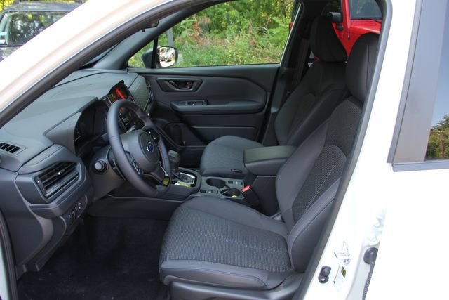 Used 2025 Subaru Forester Premium AWD/4WD image 18