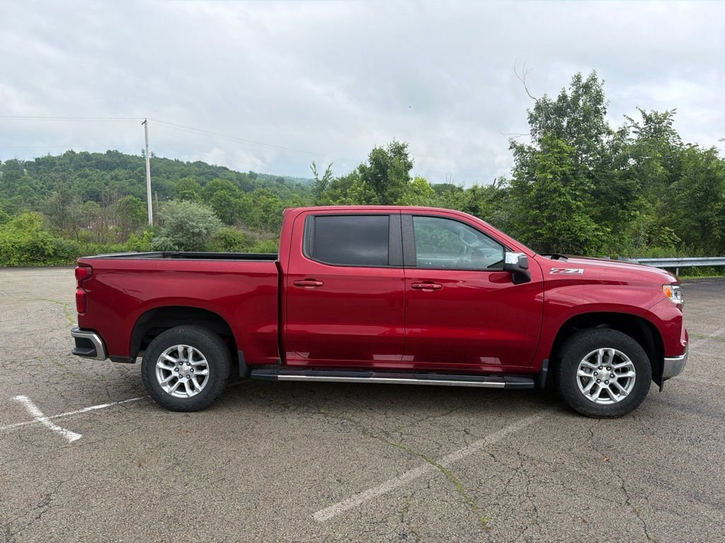 Used 2023 Chevrolet Silverado 1500 LT AWD/4WD image 2