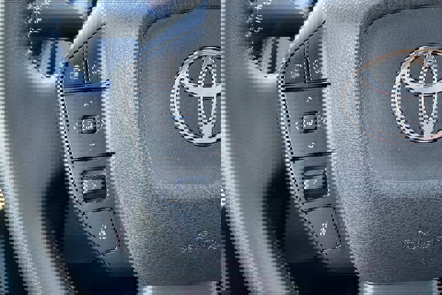 Used 2024 Toyota Prius XLE image 38