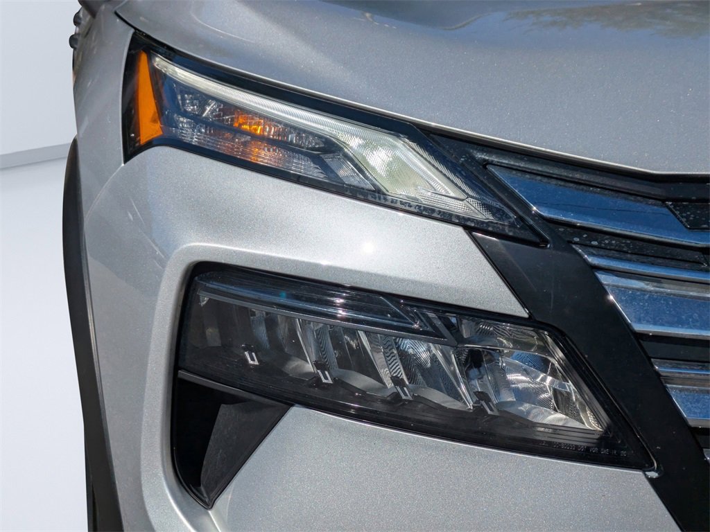 Used 2024 Nissan Rogue S image 51