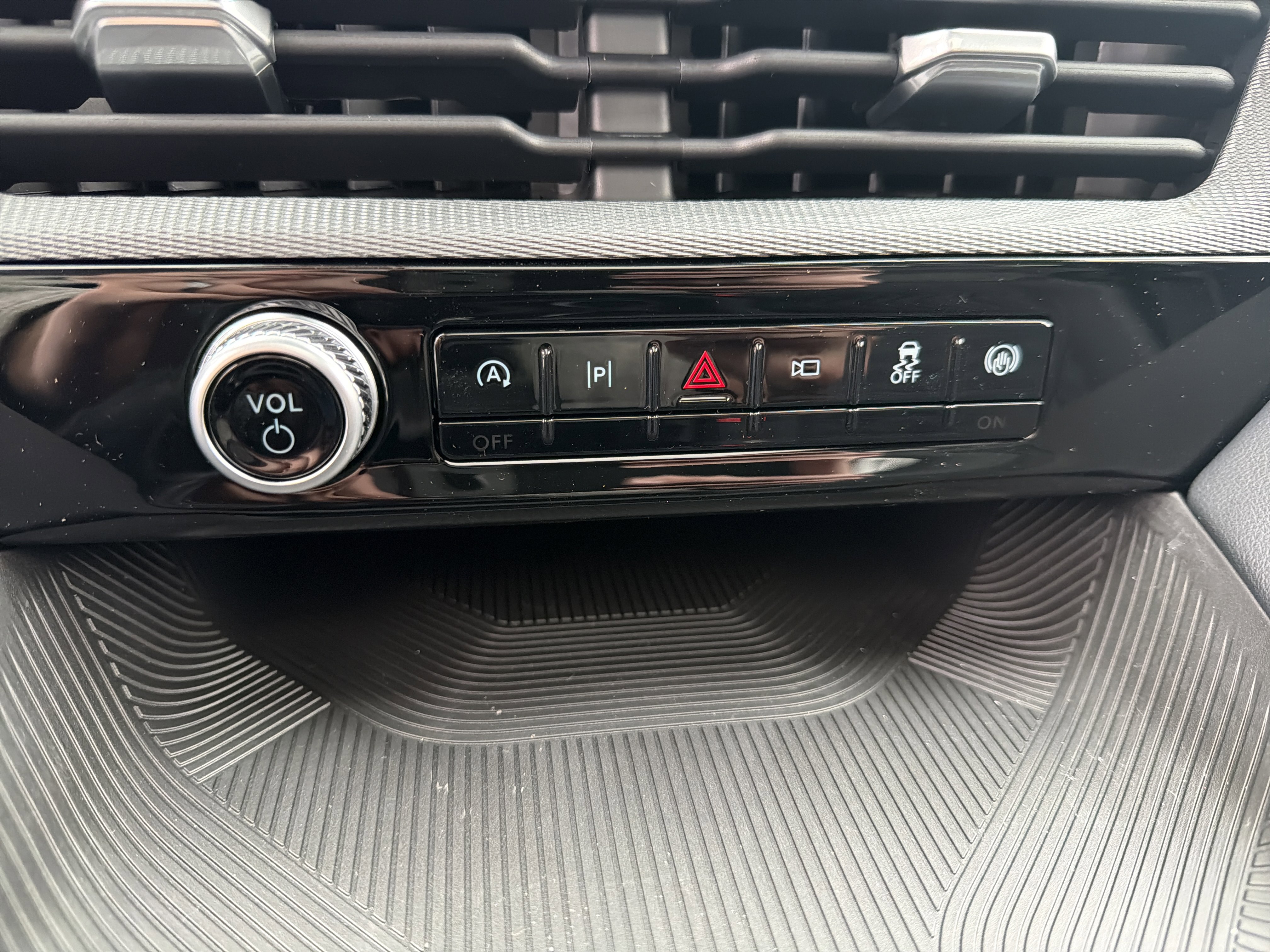 New 2026 Ford Explorer ST-Line w/ ST-Line Street Pack image 26