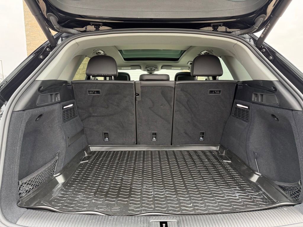 Used 2023 Audi Q5 2.0T Premium w/ Convenience Package image 9