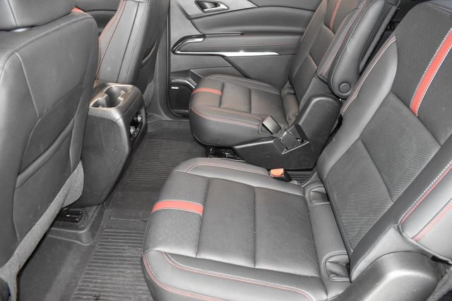 Used 2024 Chevrolet Traverse RS w/ LPO, Floor Liner Package AWD/4WD image 19