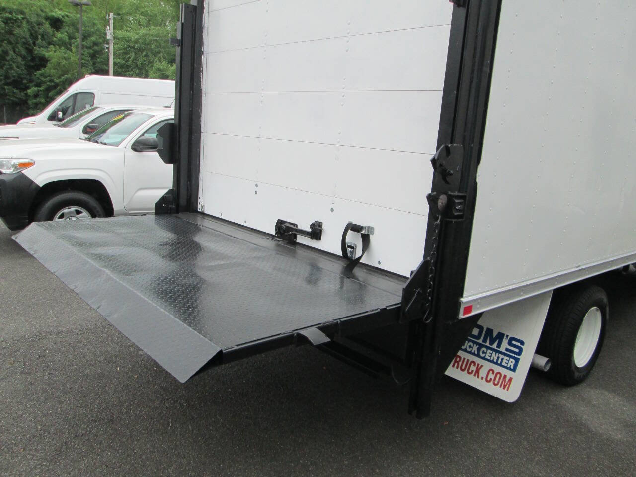Used 2024 Ford E-350 and Econoline 350 Super Duty w/ Driver's Safety Package image 5