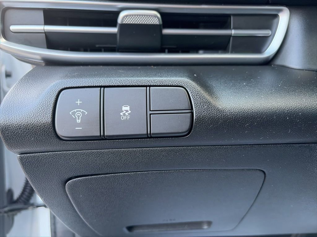 Used 2024 Hyundai Elantra SEL w/ Convenience Package image 12