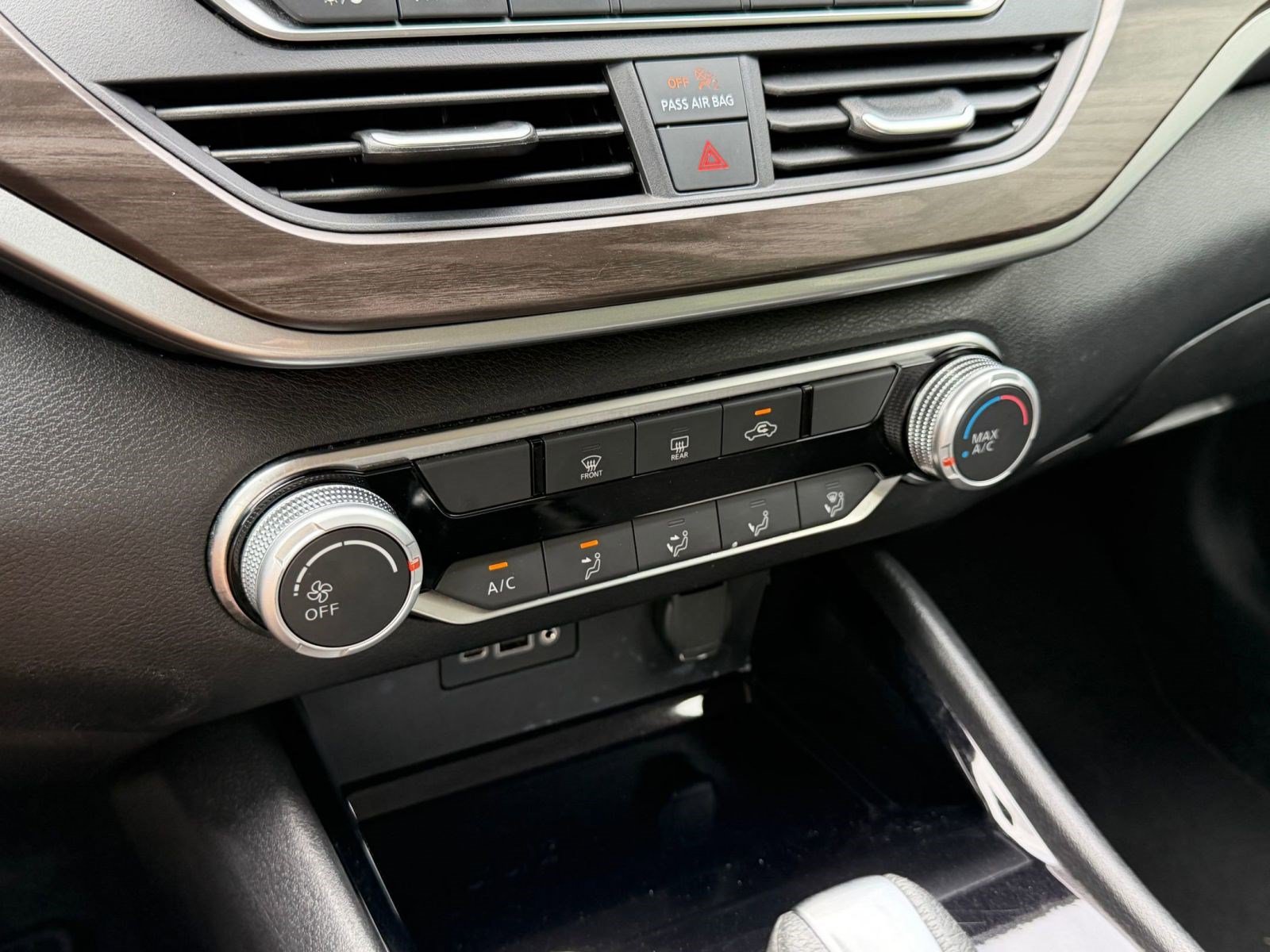 Used 2024 Nissan Altima 2.5 SV AWD/4WD image 17