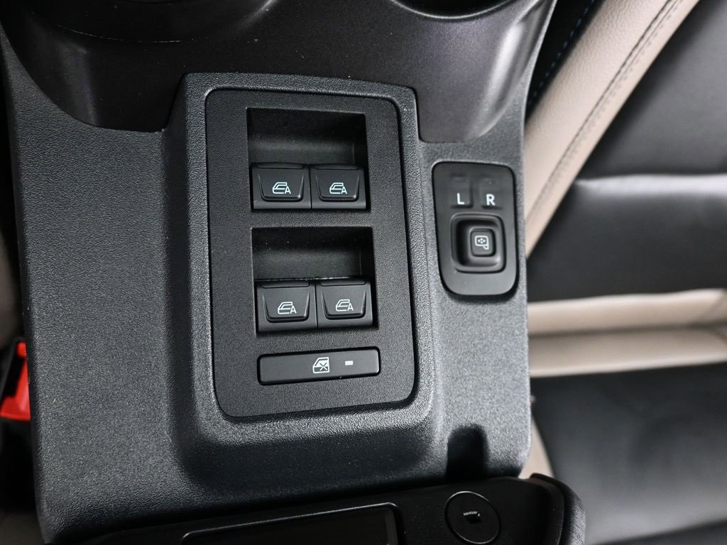 Used 2023 Ford Bronco Wildtrak image 7