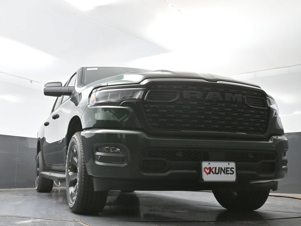 New 2026 RAM 1500 Express AWD/4WD image 39