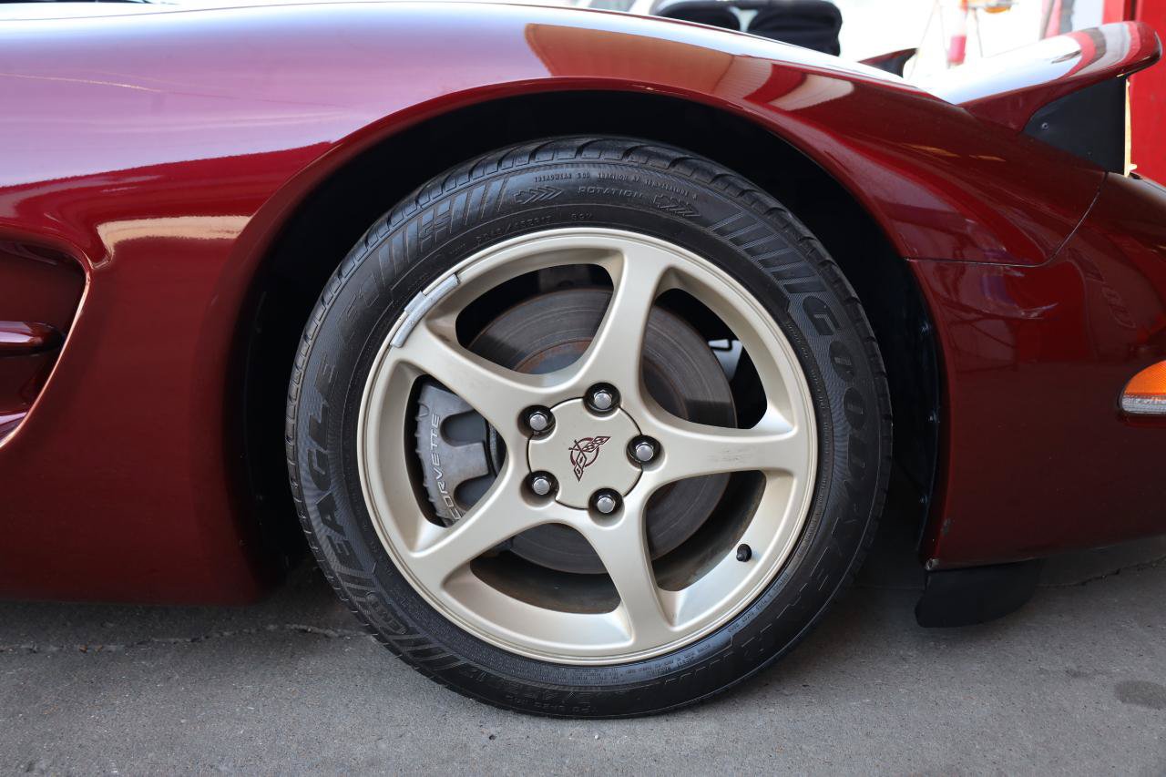 Used 2003 Chevrolet Corvette Convertible w/ Preferred Equipment Group1 RWD image 33