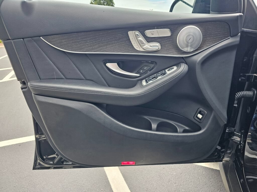 Used 2020 Mercedes-Benz GLC 300 4MATIC image 19