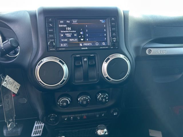 Used 2018 Jeep Wrangler Rubicon w/ Connectivity Group image 16