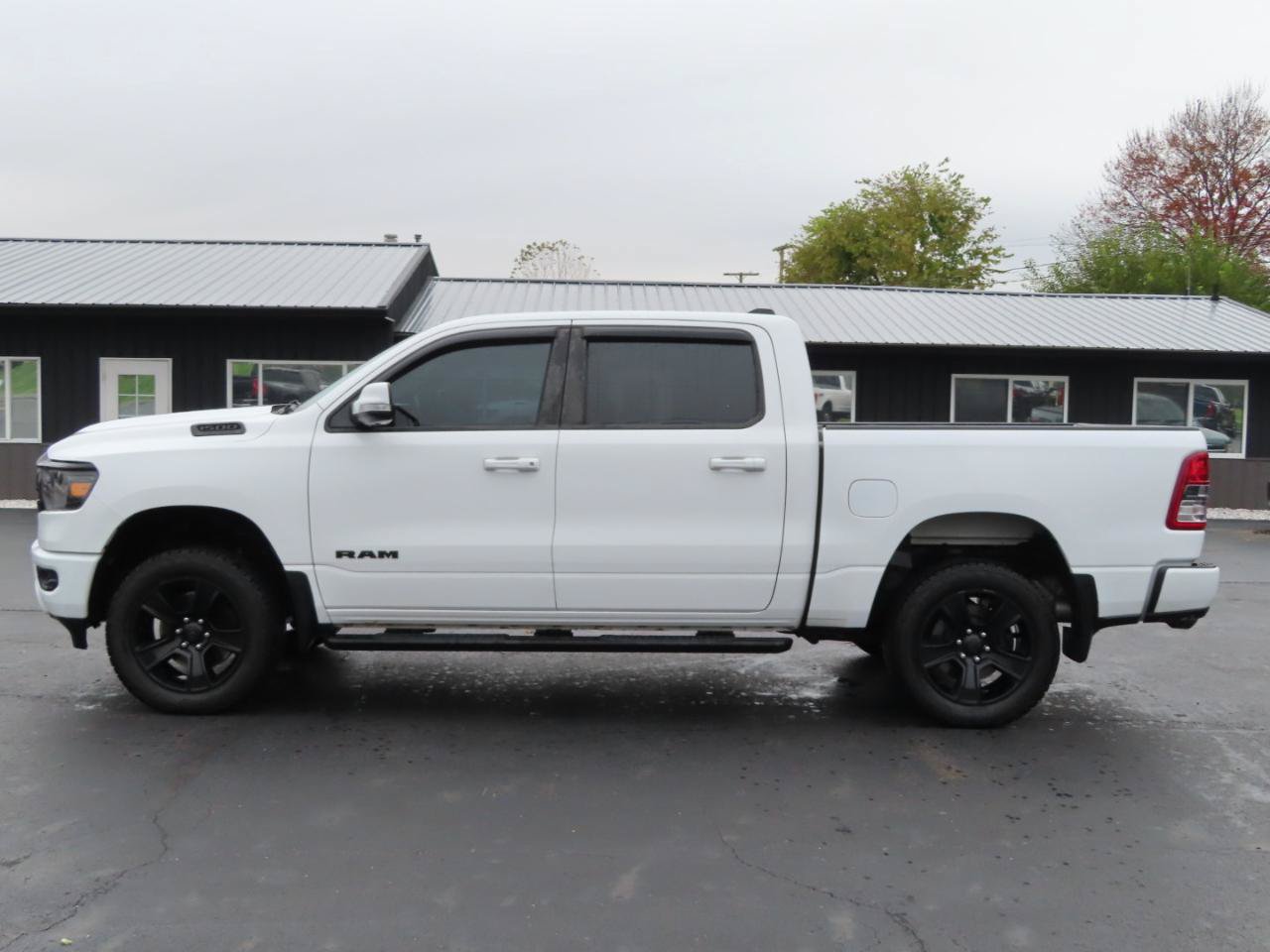 Used 2020 RAM 1500 Big Horn AWD/4WD image 3