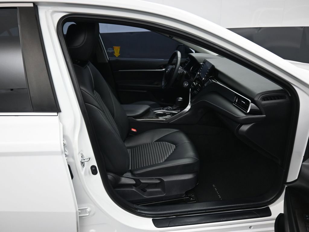 Used 2023 Toyota Camry SE image 39