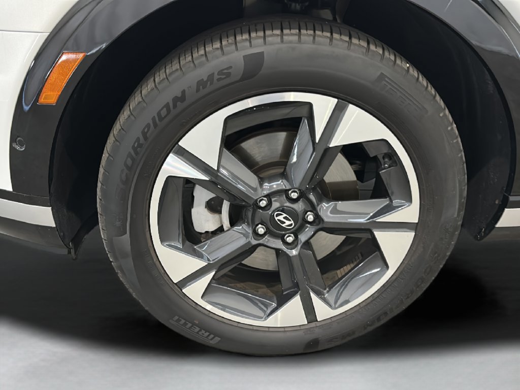 Certified 2026 Hyundai Palisade Limited AWD/4WD image 9