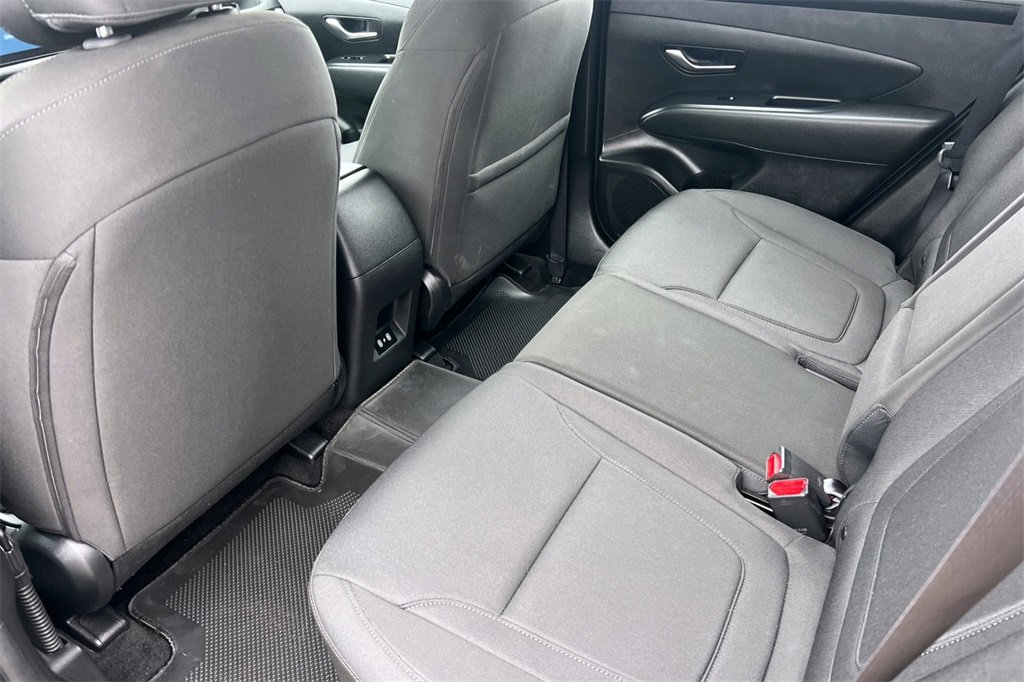 Used 2025 Hyundai Tucson SE image 14