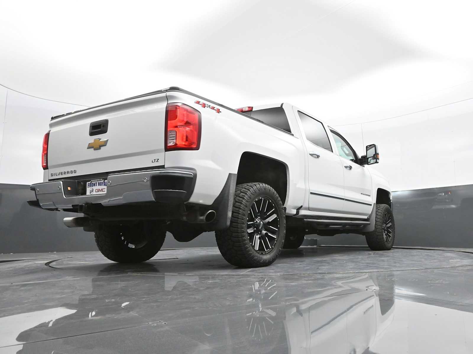 Used 2018 Chevrolet Silverado 1500 LTZ w/ Sport Package AWD/4WD image 41