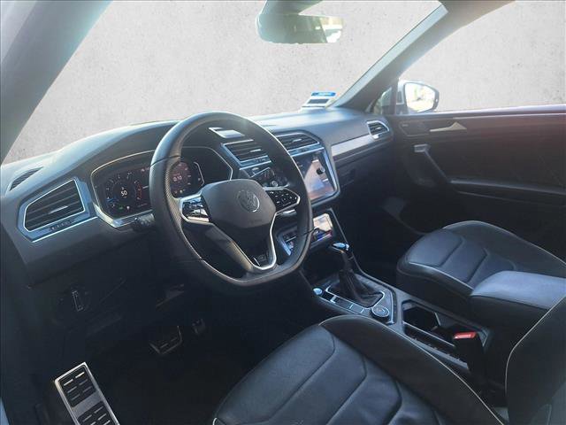 Used 2024 Volkswagen Tiguan SEL R-Line image 9