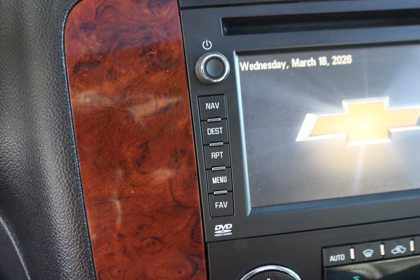 Used 2012 Chevrolet Suburban LTZ image 25