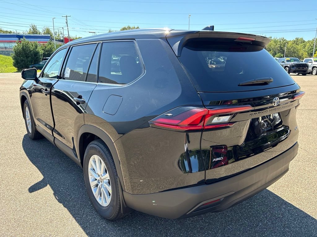 Used 2026 Toyota Grand Highlander AWD image 4