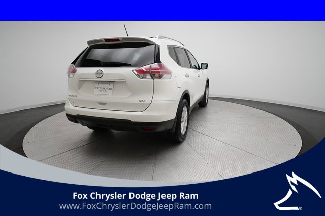 Used 2016 Nissan Rogue SV image 34