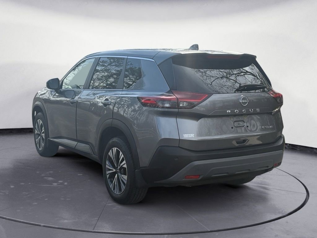 Used 2023 Nissan Rogue SV image 3