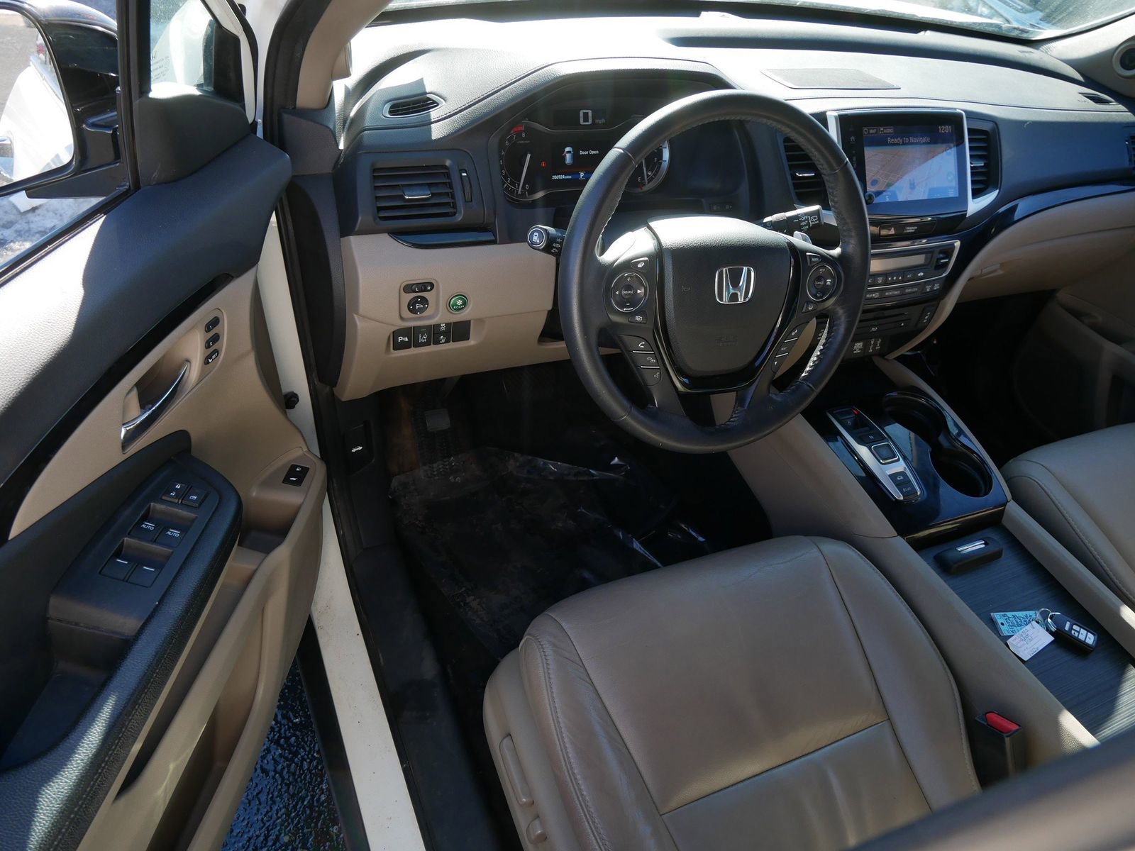 Used 2017 Honda Pilot Touring image 9