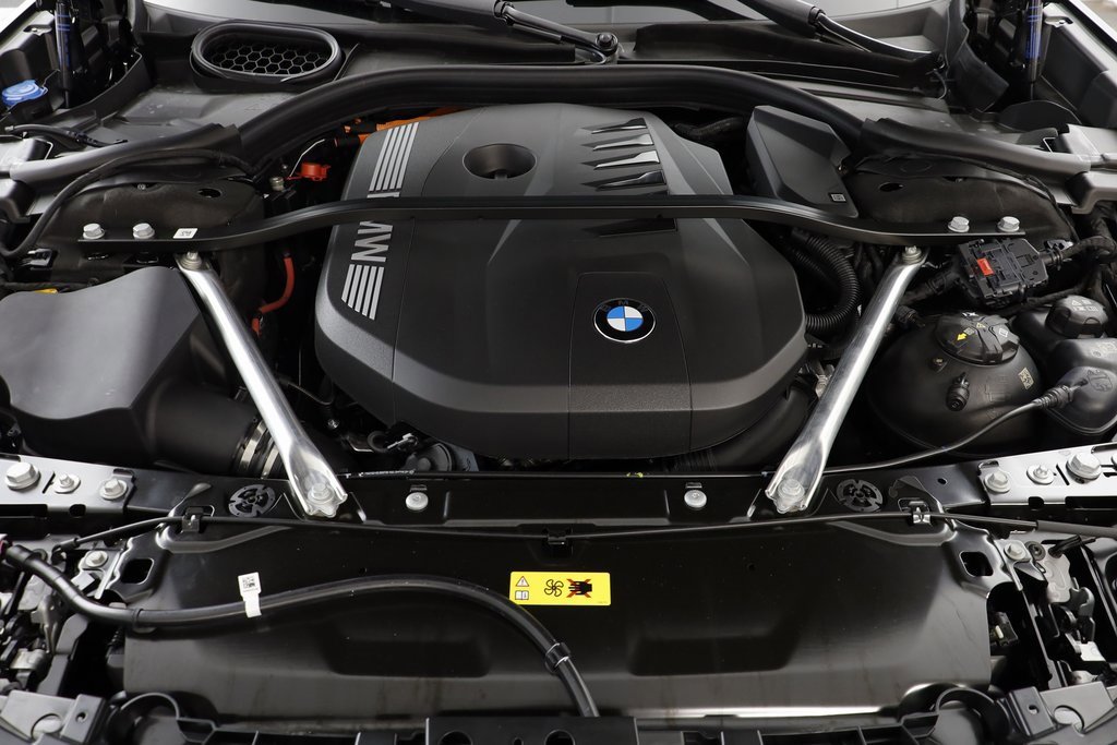 New 2026 BMW 750e xDrive w/ Executive Package image 26