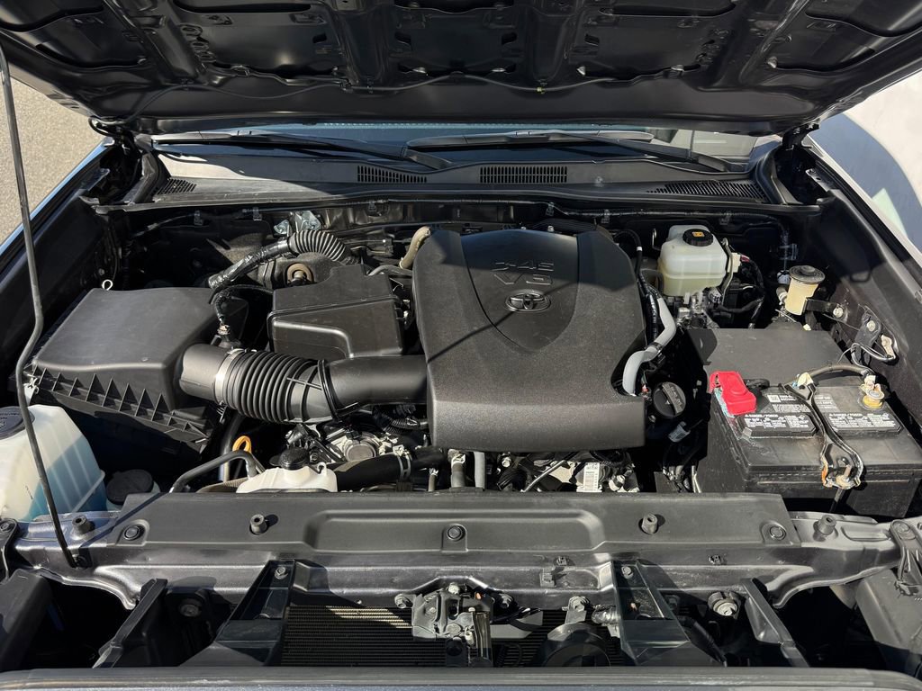 Used 2020 Toyota Tacoma TRD Off-Road w/ Technology Package AWD/4WD image 21