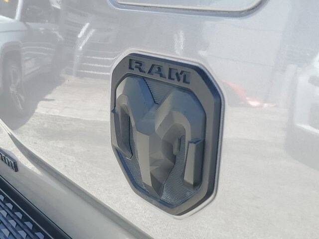 Certified 2024 RAM 3500 Big Horn w/ Night Edition AWD/4WD image 11