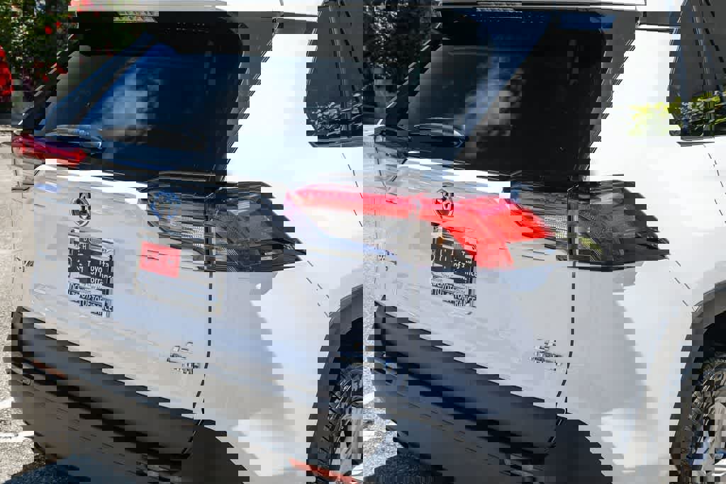 Used 2023 Toyota RAV4 LE image 9