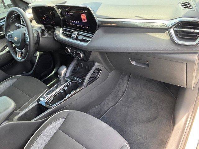 Used 2024 Chevrolet TrailBlazer LT w/ Convenience Package AWD/4WD image 11
