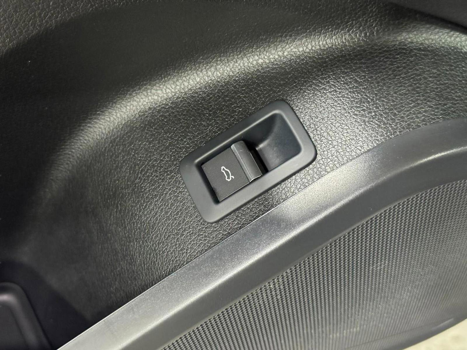 Used 2023 Audi Q5 2.0T Premium image 24