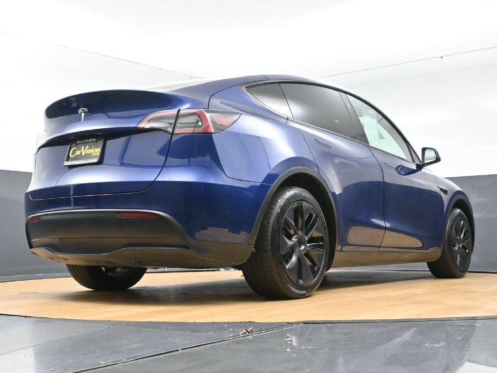 Used 2025 Tesla Model Y Long Range RWD image 54