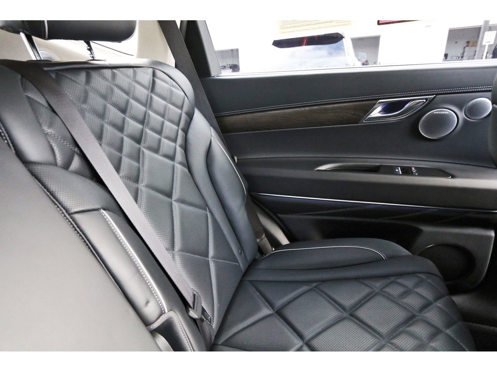 Used 2025 Genesis GV80 3.5T Prestige AWD/4WD image 14