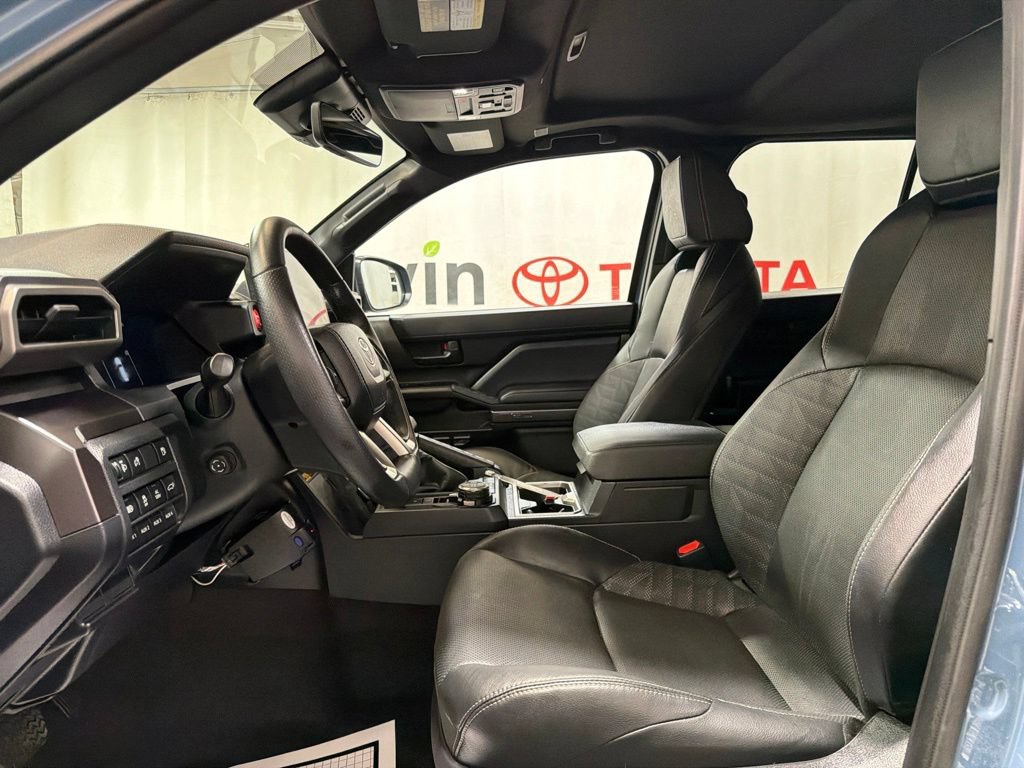 Used 2025 Toyota 4Runner TRD Off-Road Premium AWD/4WD image 22