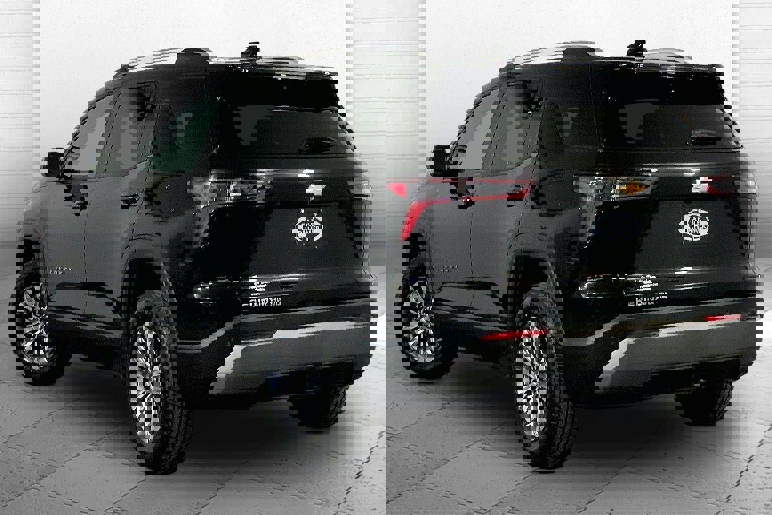 Used 2025 Chevrolet Equinox LT w/ Convenience Package II image 11