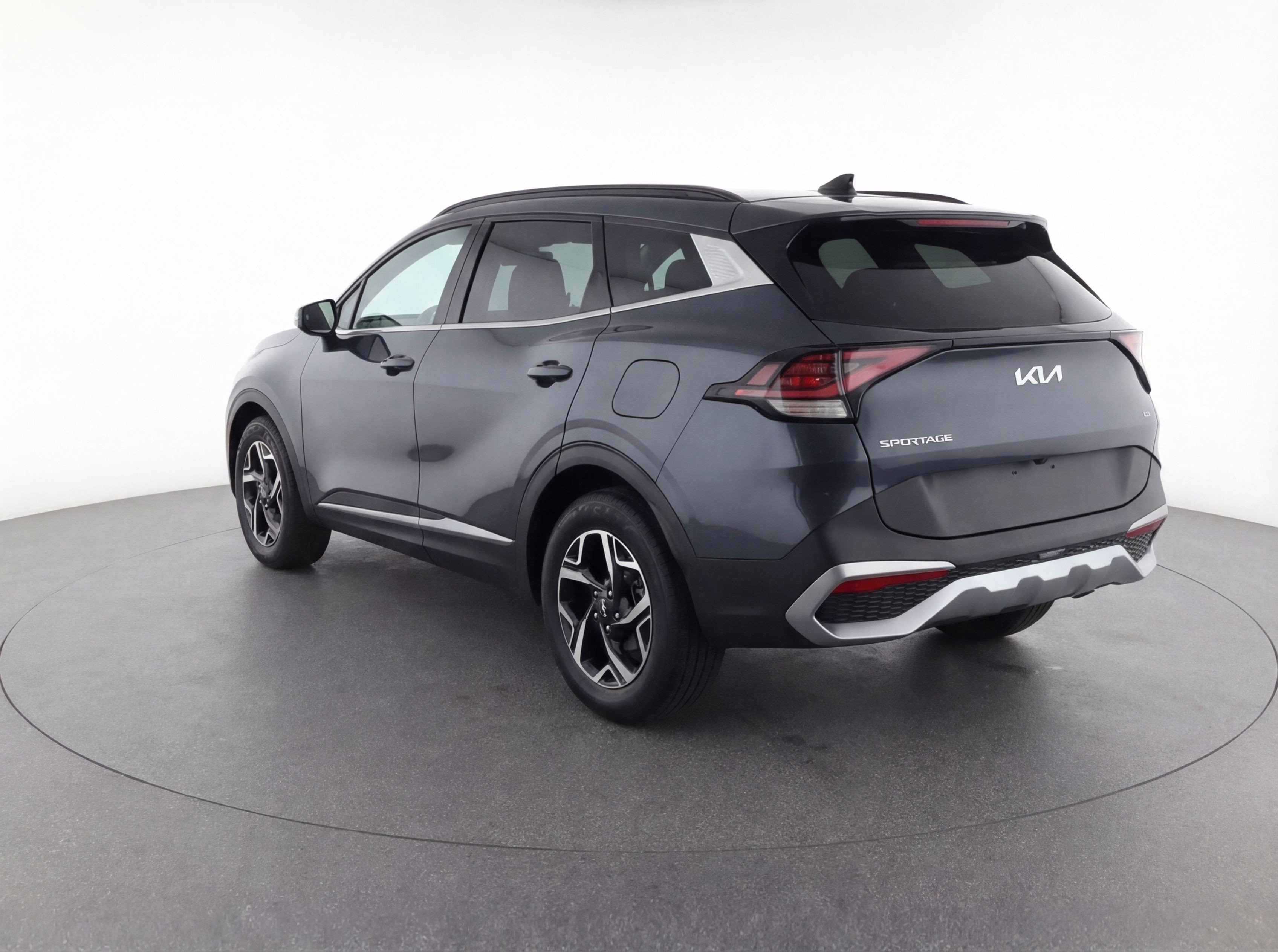Used 2024 Kia Sportage LX image 6