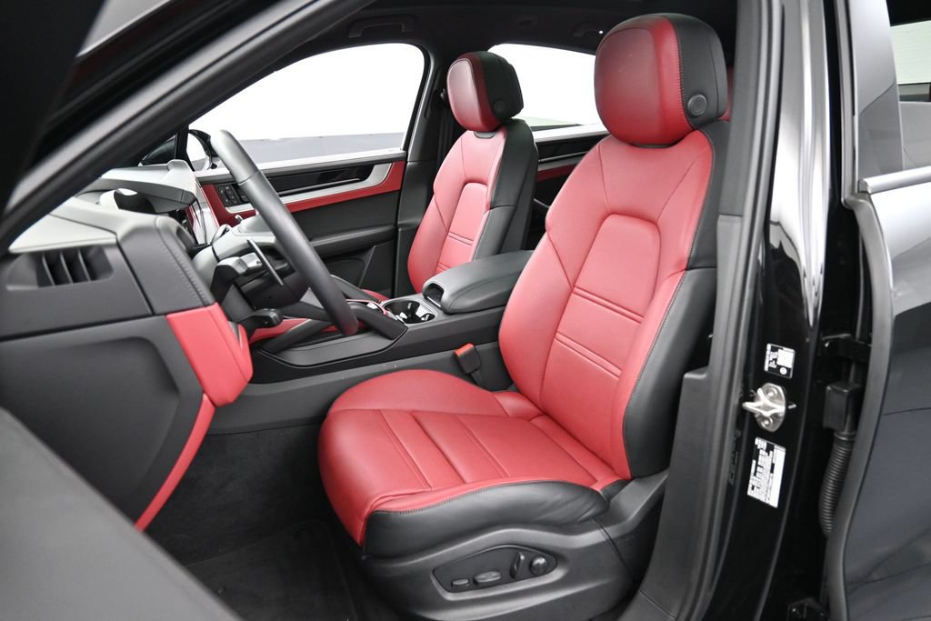 Certified 2026 Porsche Cayenne E-Hybrid Coupe AWD/4WD image 5