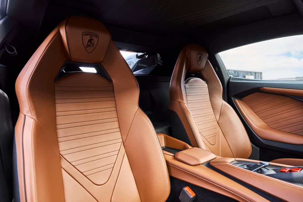 Used 2025 Lamborghini Revuelto AWD/4WD image 51