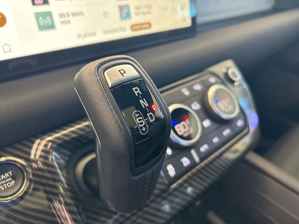 Used 2023 Land Rover Defender 110 X-Dynamic SE image 8