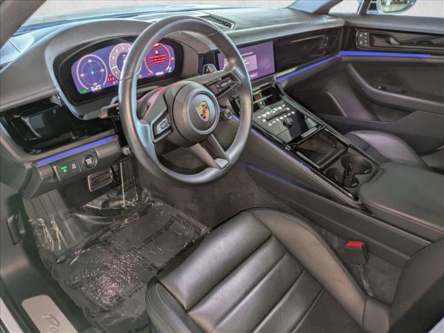 Used 2024 Porsche Panamera image 10