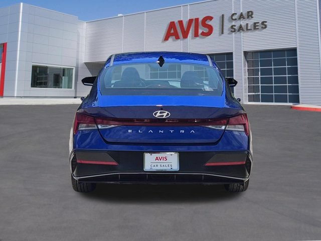Used 2025 Hyundai Elantra SEL FWD image 7