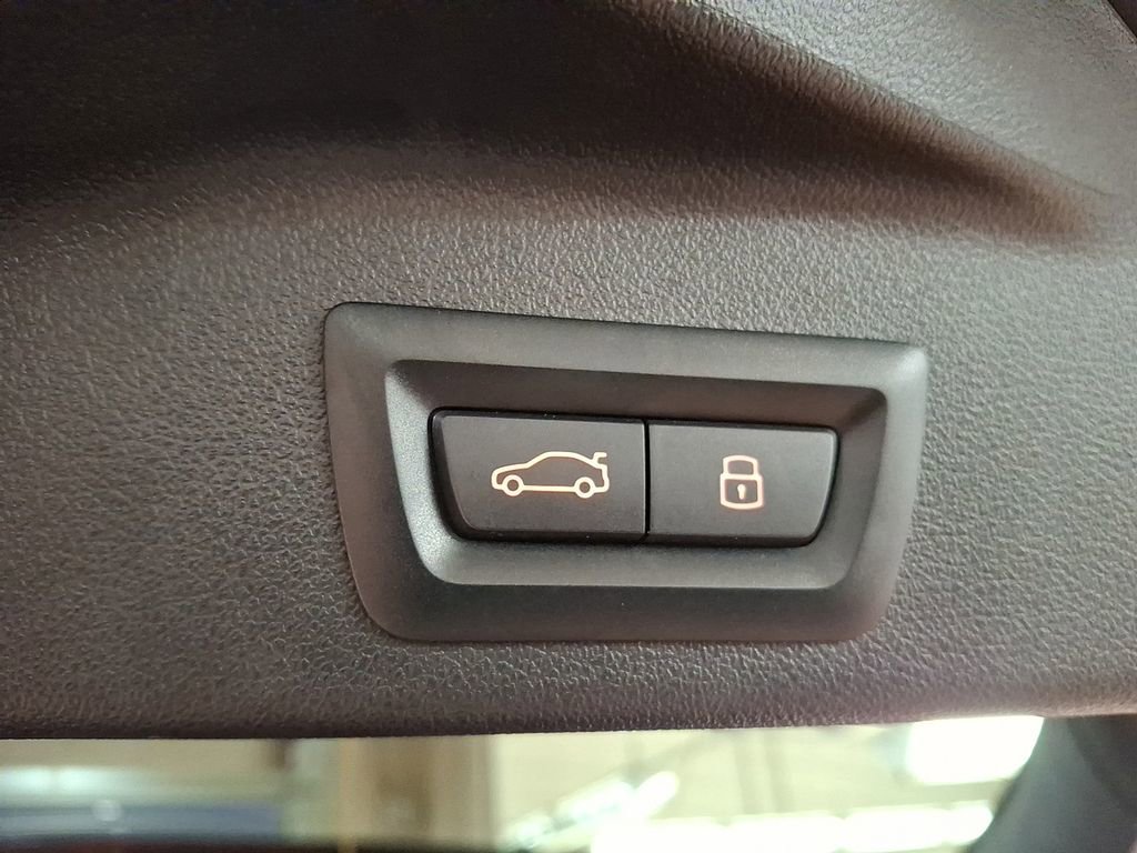 Certified 2025 BMW X5 xDrive40i w/ M Sport Package image 28