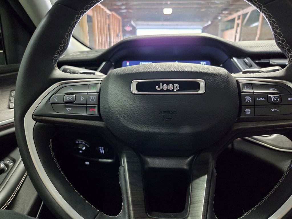 Certified 2023 Jeep Grand Cherokee Limited image 20