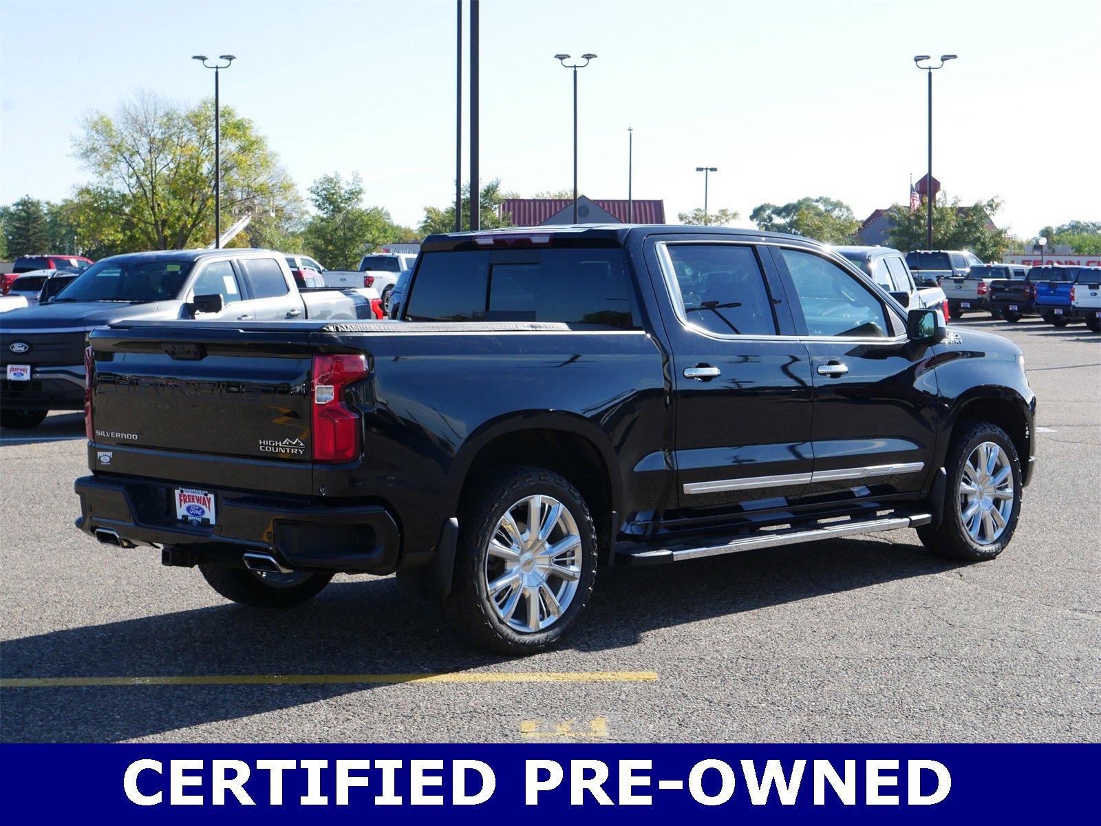 Used 2023 Chevrolet Silverado 1500 High Country w/ High Country Premium Package image 5
