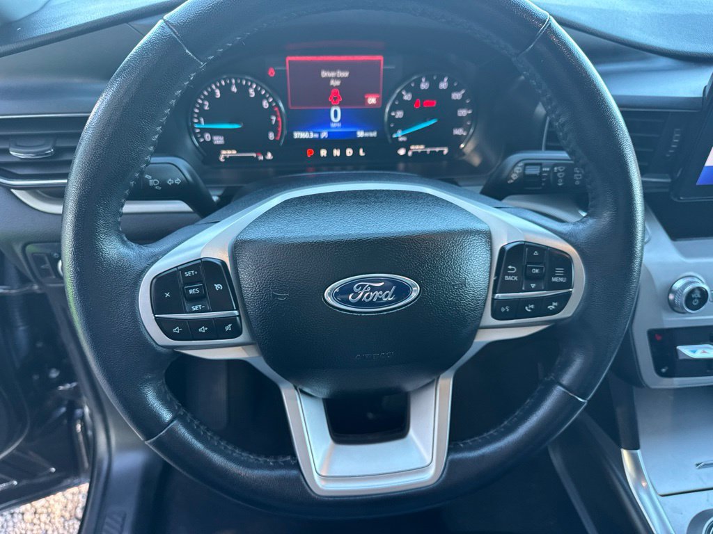 Used 2023 Ford Explorer XLT w/ Equipment Group 202A RWD image 11